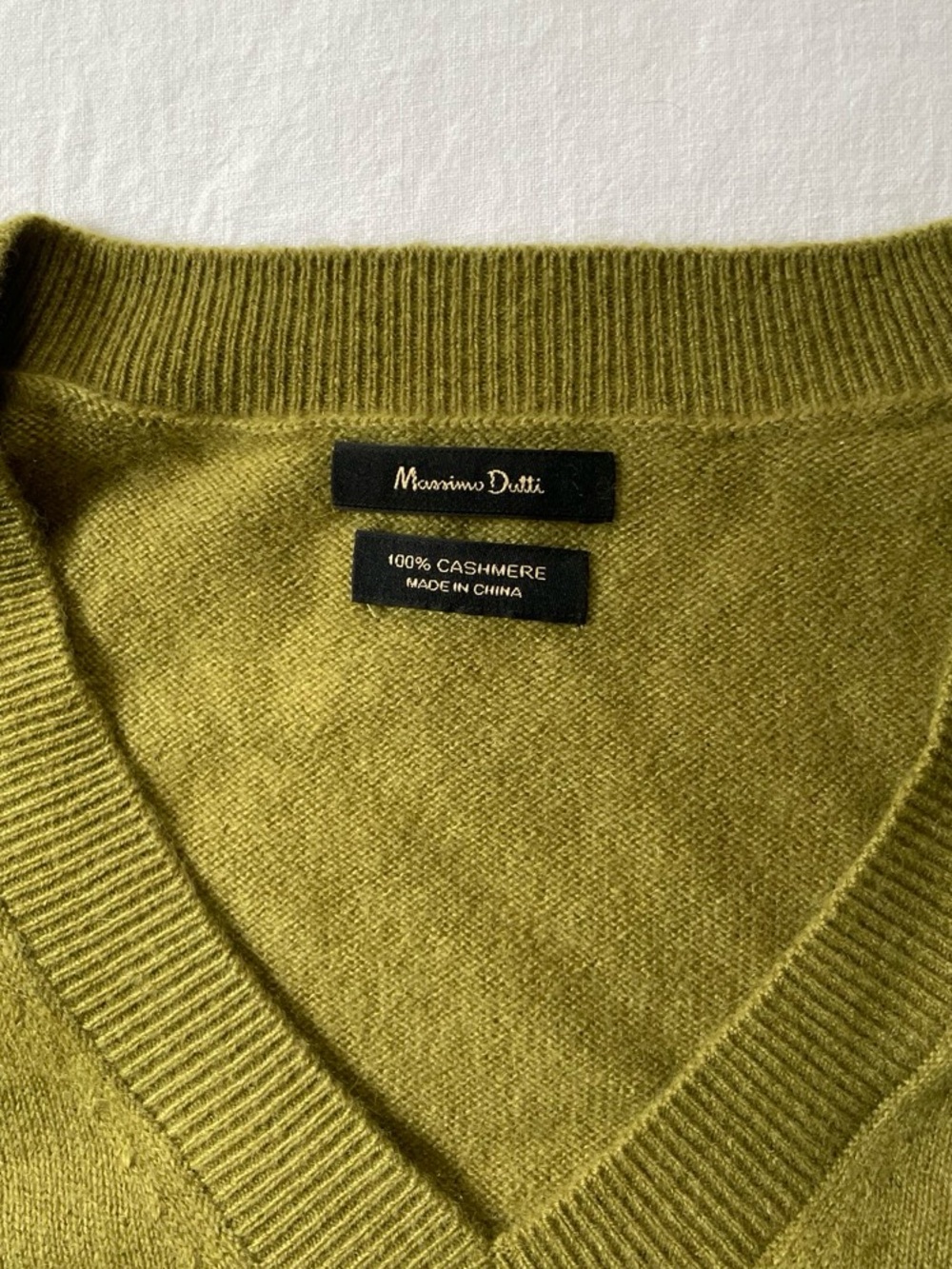 100% Cashmere Olive Vneck Sweater